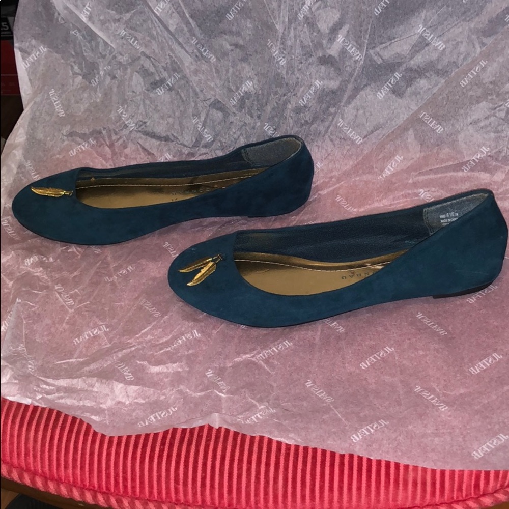 Flats - Picture 2 of 6
